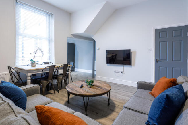16CPS - Living Area