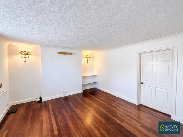 4 bed Detached for sale Image 4