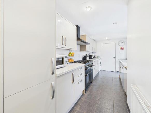 CAM05192G0-PR0212-STILL006