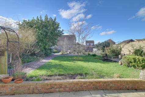 Ellingham Avenue, March