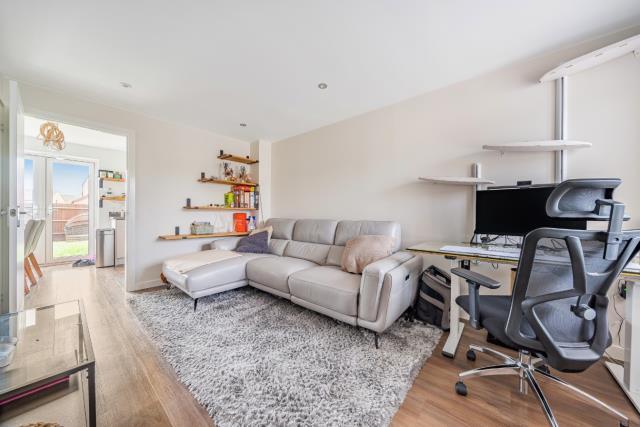 Olley Crescent, Witney photo 4