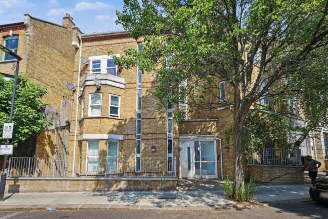 Flat 11, 22-24 Great Western Road, Westbourne Park, London W9 3NN