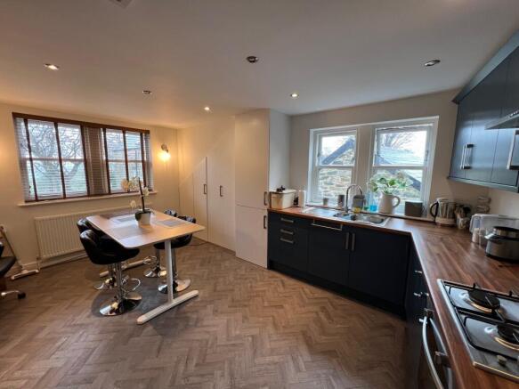 1 bed Apartment to rent Image 4