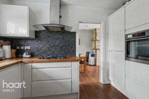 15, Stuart Close, Emmer Green, Reading RG4 8RF