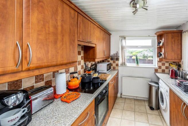 3 bed Semi-Detached Bungalow for sale Image 6