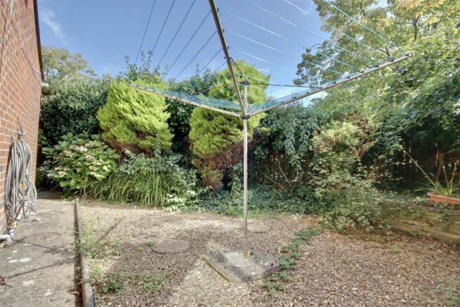 SIDE GARDEN