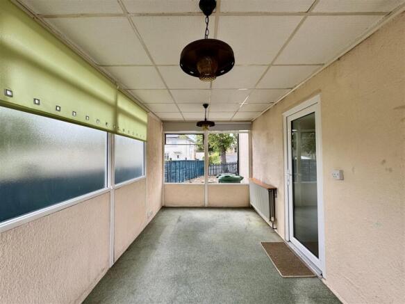 2 bed Semi-Detached to rent Image 12