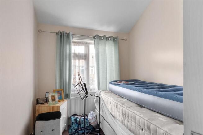 3 bed Terraced for sale Image 12