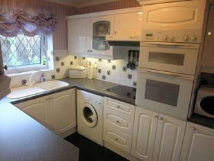 KITCHEN: