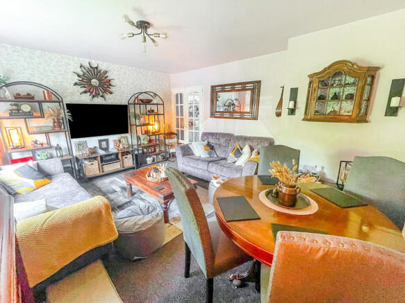 3 bed Semi-Detached for sale Image 4