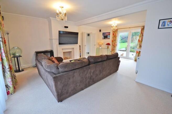 Livingroom (2nd view)