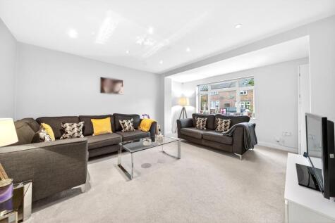 Barton Way, Borehamwood, WD6