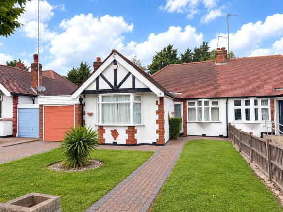 3-bed bungalow on Meadway, Barnet, EN5, £650,000