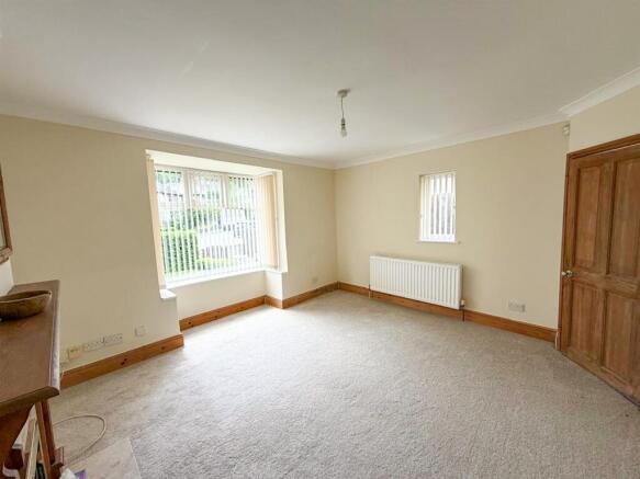 2 bed Semi-Detached for sale Image 5
