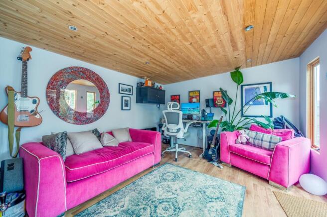 4 bed Detached for sale Image 12