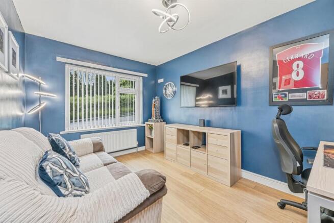 4 bed Semi-Detached for sale Image 10