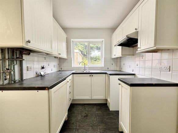 3 bed Semi-Detached for sale Image 2