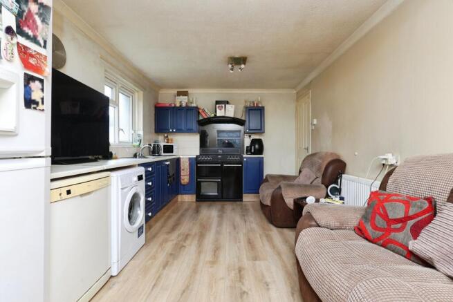 2 bed Maisonette for sale Image 8