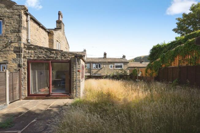 4 bed Detached for sale Image 10