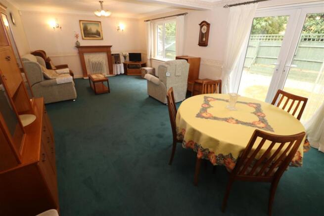 Lounge / Dining Room