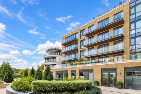 Kew Bridge Road, Brentford, TW8