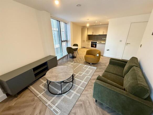 Lounge/Kitchen
