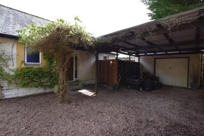 Garage (Small).JPG