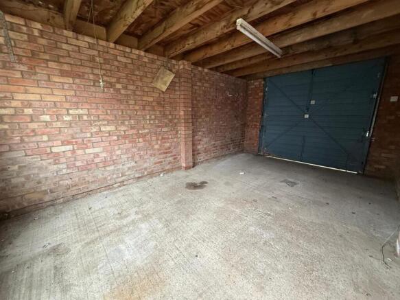 3 bed Terraced to rent Image 11