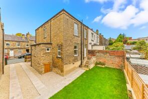 44, South Parade, Cleckheaton BD19 3AA