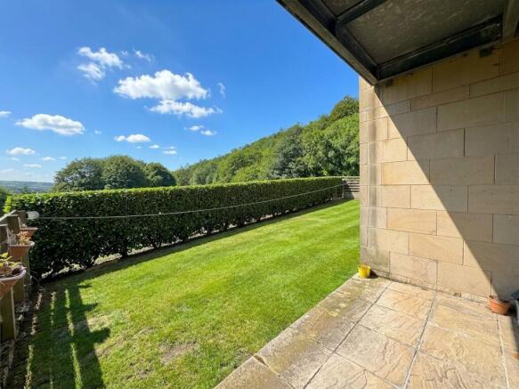 2 bed Flat to rent Image 11