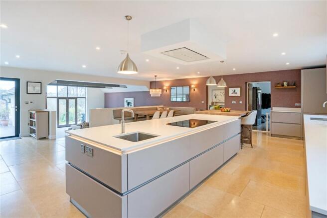 Kitchen/Dining 2