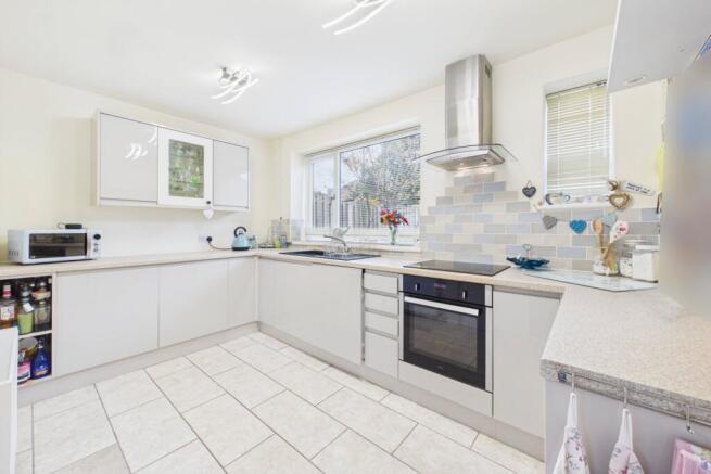Linley Lane, Sheffield, South Yorkshire, S12 photo 3
