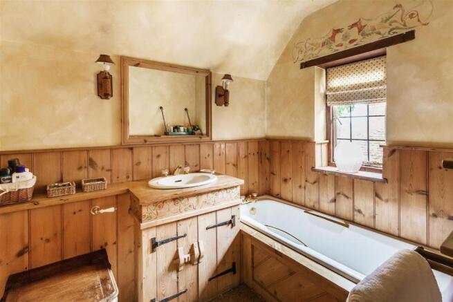 house. estate agency Cranleigh Barhatch Farm