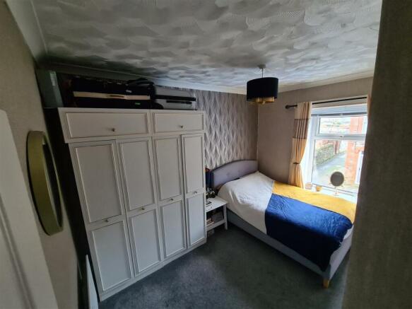 50 Mary St - Bedroom 1.jpg