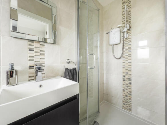 Master Bedroom En...