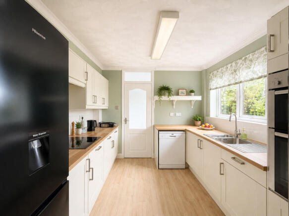 Elgin Close, Hythe, Southampton photo 4