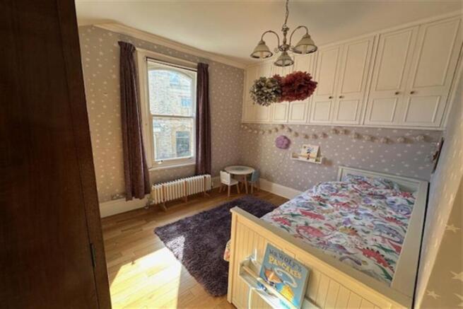 3 bed Flat for sale Image 7