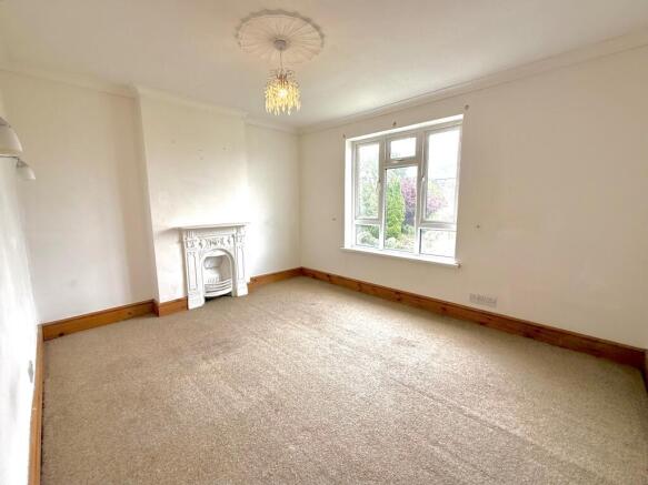 Priors Hill, Wroughton, Swindon photo 4