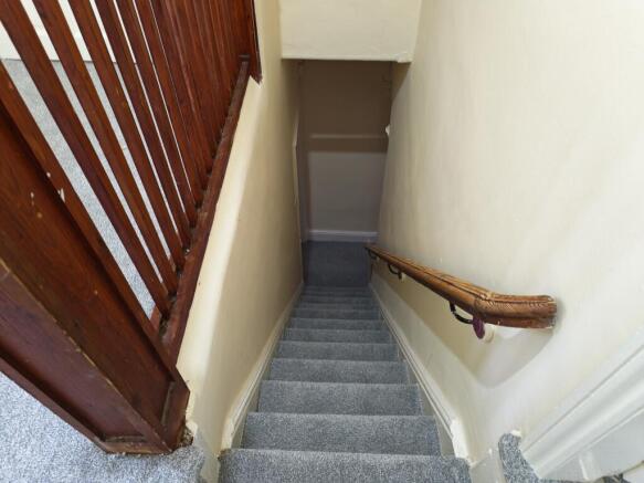BB11 3LF 100 Dall Street Burnley Stairs 01 T202601292010.jpg