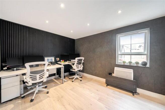 4 bed Detached for sale Image 10