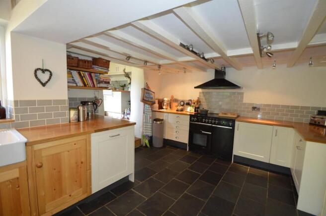EVENUNDER COTTAGE,  KINETON (KITCHEN)  resize.jpg