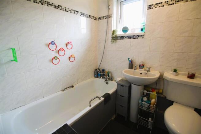 3 bed Semi-Detached for sale Image 4