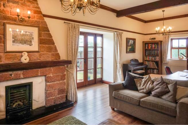Lounge/Dining Room