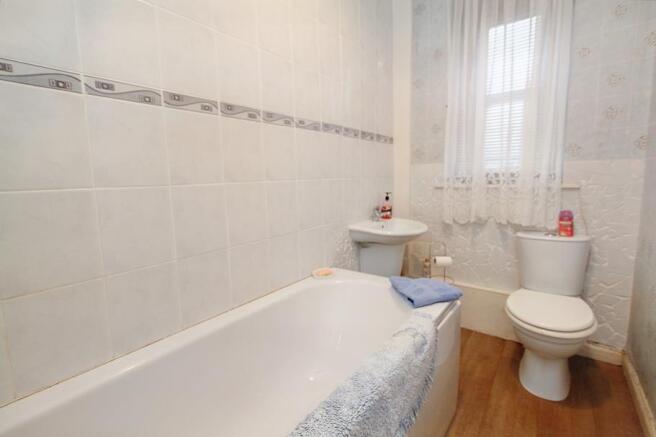 7- Bathroom.jpg
