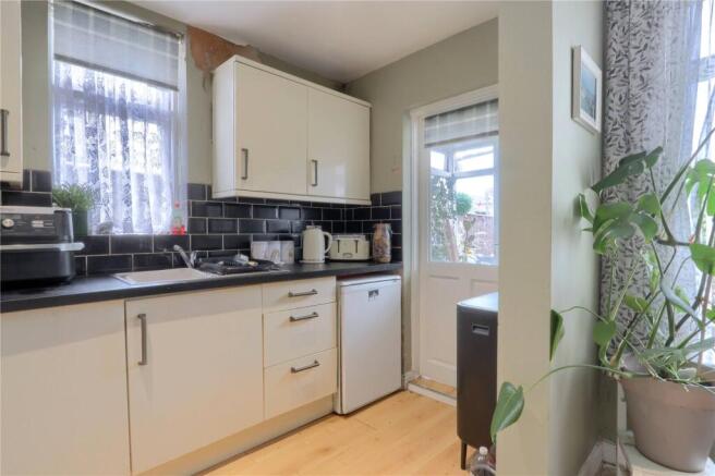 3 bed Semi-Detached for sale Image 6