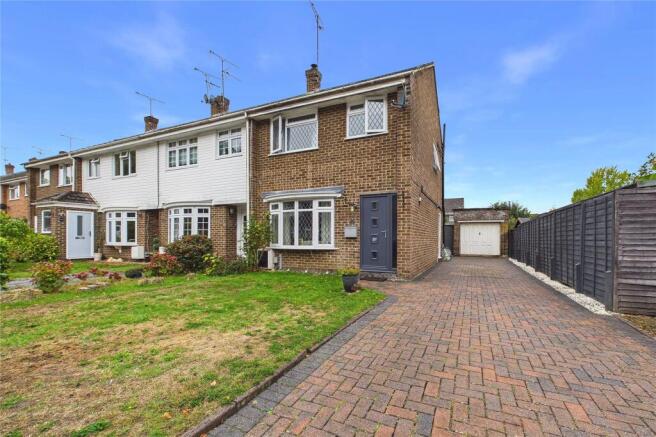 4-bed house on Lynwood Drive, Mytchett, Camberley, Surrey, GU16, £500,000