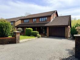 2, Mountain Grove, Wernoleu Road, Ammanford SA18 2JR