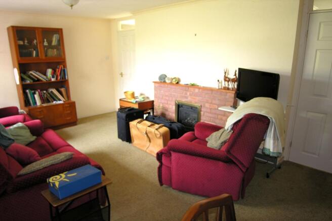 LOUNGE VIEW 1