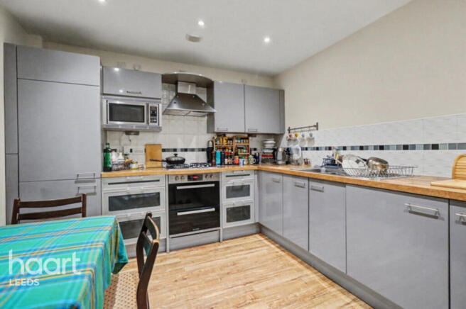2 bed Apartment for sale Image 5