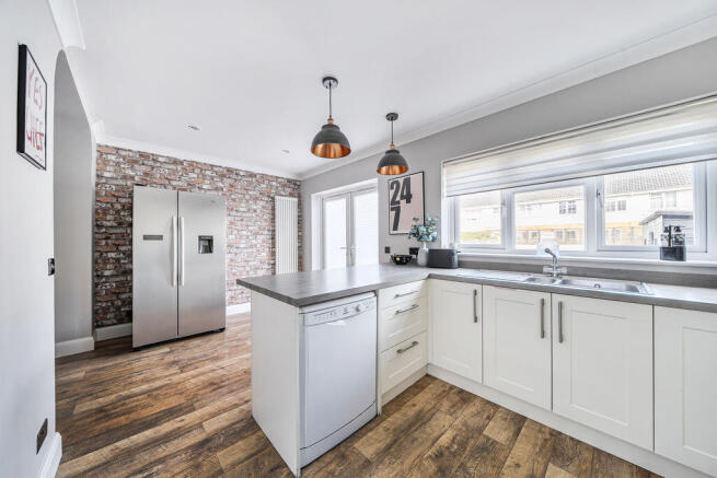 Kitchen/ Breakfast Room